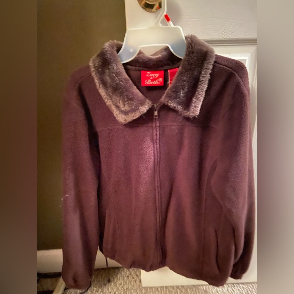 Soft brown jacket with furr neck